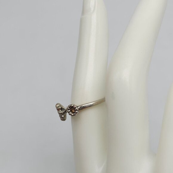 Silver Tone Topaz Rhinestone Daisy Ring Featuring Dual Flower Design Vintage - Picture 3 of 5